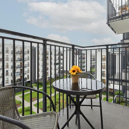 Cozy Apartment With Parking Bakalarska By Noclegi Renters Warsawa Bagian luar foto