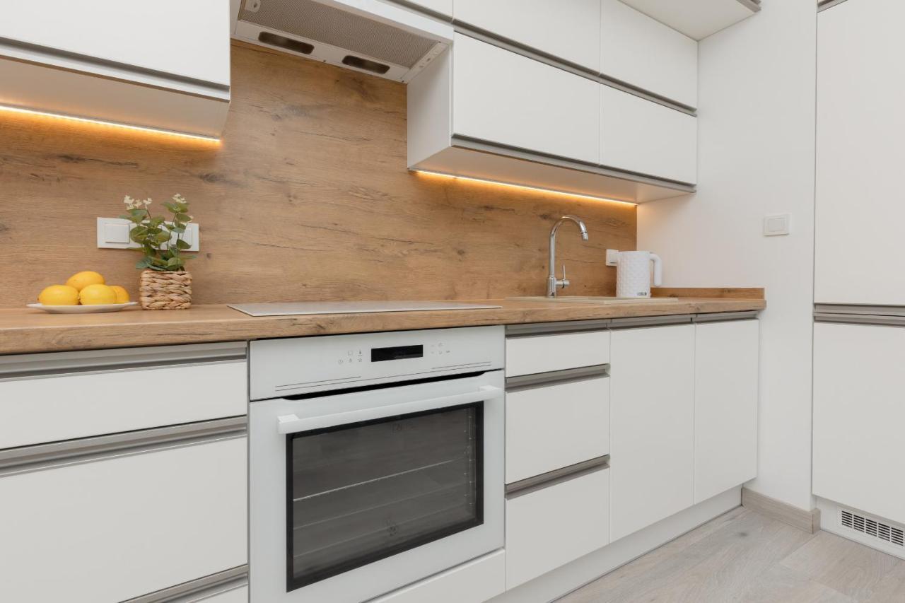 Cozy Apartment With Parking Bakalarska By Noclegi Renters Warsawa Bagian luar foto