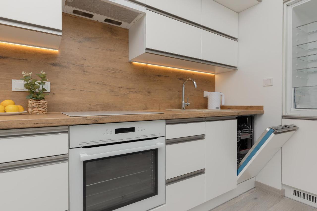 Cozy Apartment With Parking Bakalarska By Noclegi Renters Warsawa Bagian luar foto