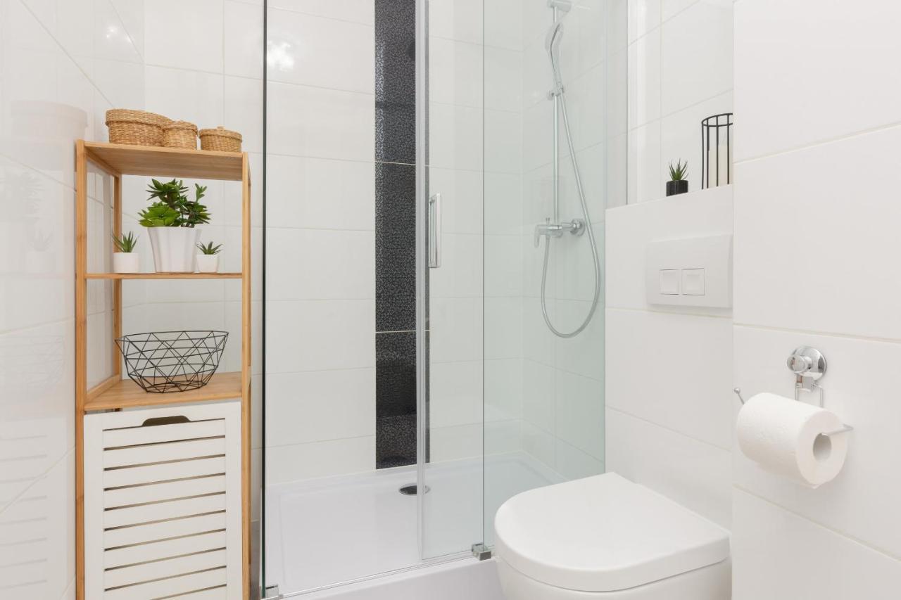 Cozy Apartment With Parking Bakalarska By Noclegi Renters Warsawa Bagian luar foto