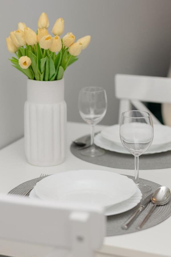 Cozy Apartment With Parking Bakalarska By Noclegi Renters Warsawa Bagian luar foto