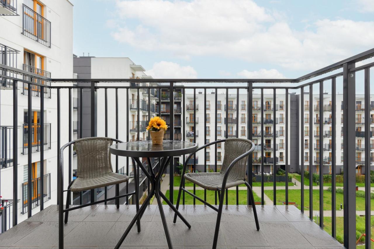 Cozy Apartment With Parking Bakalarska By Noclegi Renters Warsawa Bagian luar foto