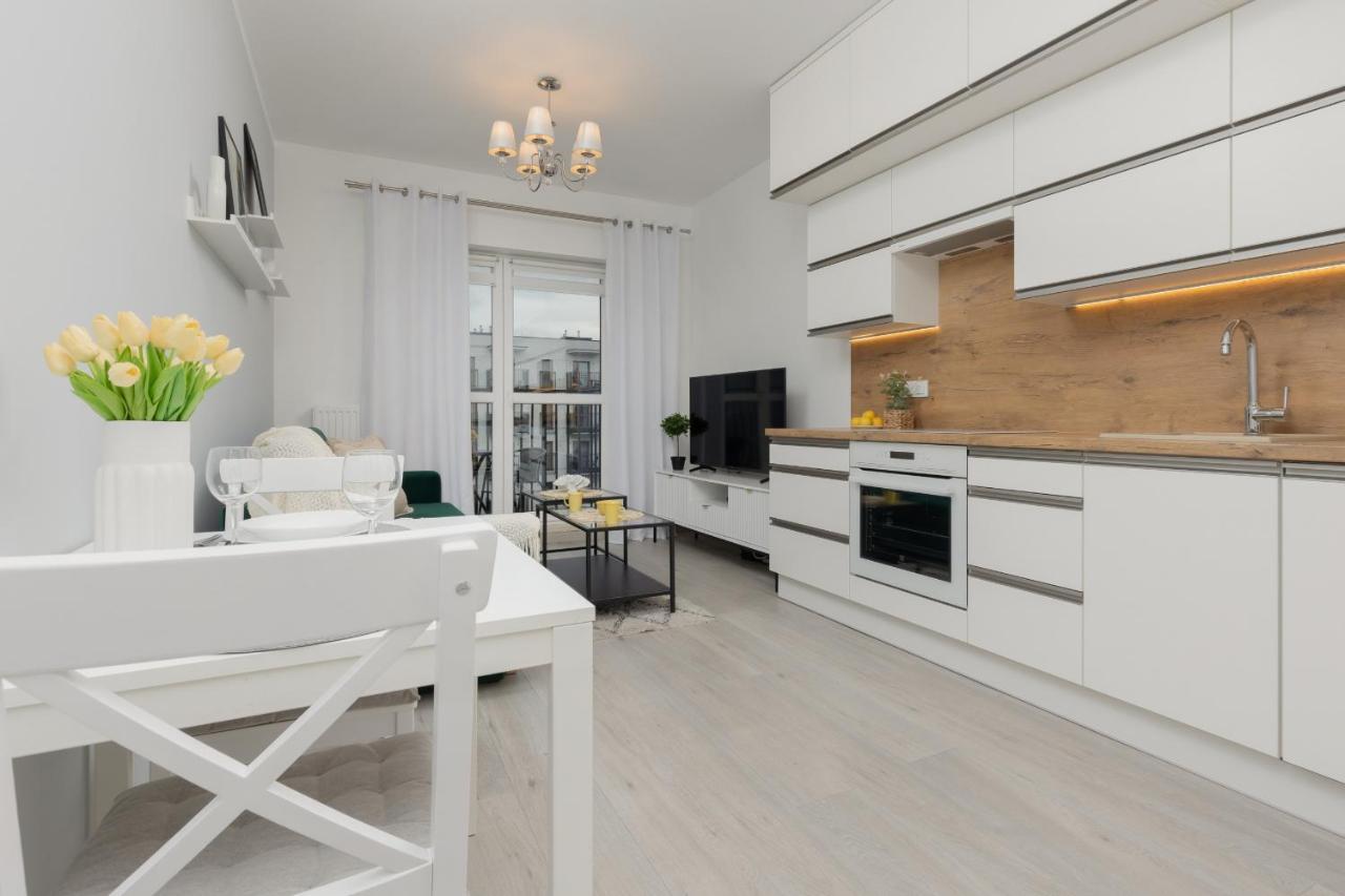 Cozy Apartment With Parking Bakalarska By Noclegi Renters Warsawa Bagian luar foto